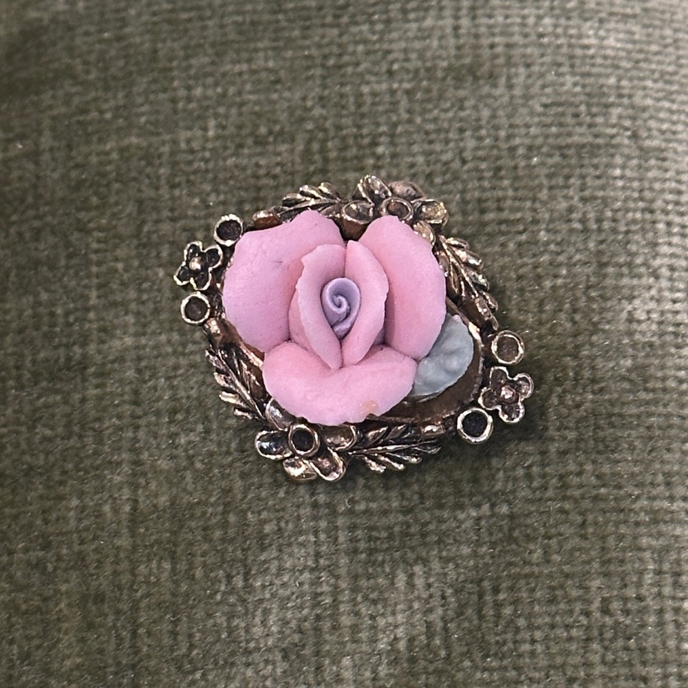 Vintage Gold Tone Filigree Rose Brooch with a Pink Porcelain Rose Accent.